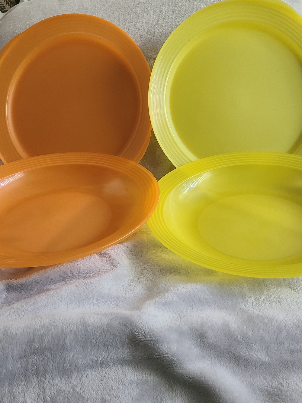 Tupperware Orange and Yellow Round Serving Plates - Set of 4